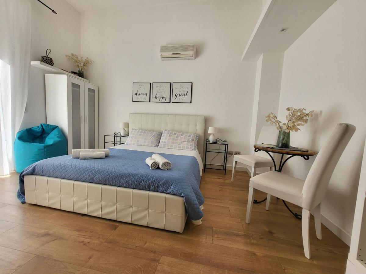 Bed and Breakfast Living Cagliari Marina Exterior foto