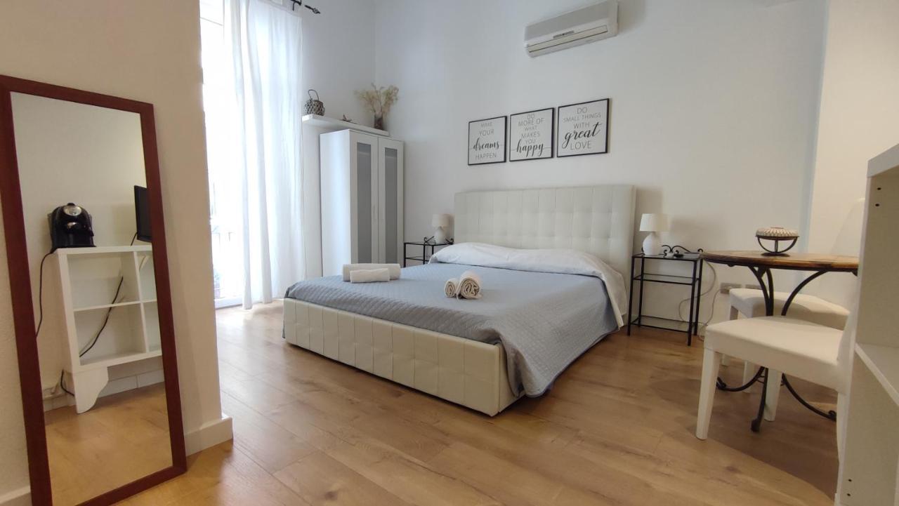 Bed and Breakfast Living Cagliari Marina Exterior foto