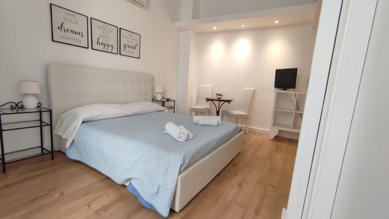 Bed and Breakfast Living Cagliari Marina Exterior foto